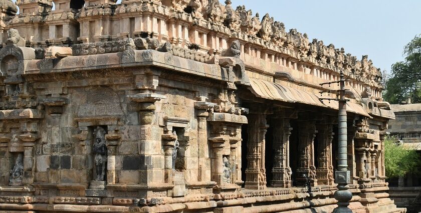 A picture of a colourful, lively, and vibrant view of one of the temples in Kumbakonam.