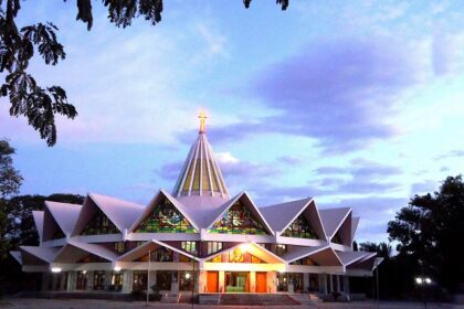 An evening view of the famous tourist attraction of Tamil Nadu with dazzling lights.