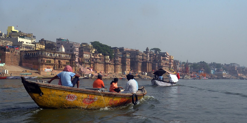 A boat ride in Banaras is a must near Ramnagar Fort.