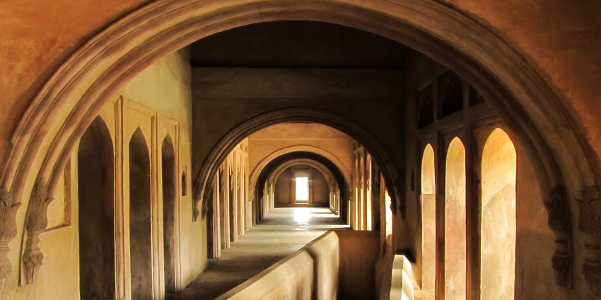 Jhansi Fort of the Bundela Kings remains a cultural landmark in Uttar Pradesh