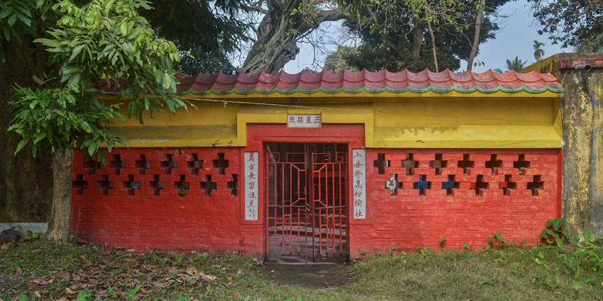 Achipur, a historic Chinese settlement, perfect for culture lovers near Kolkata.
