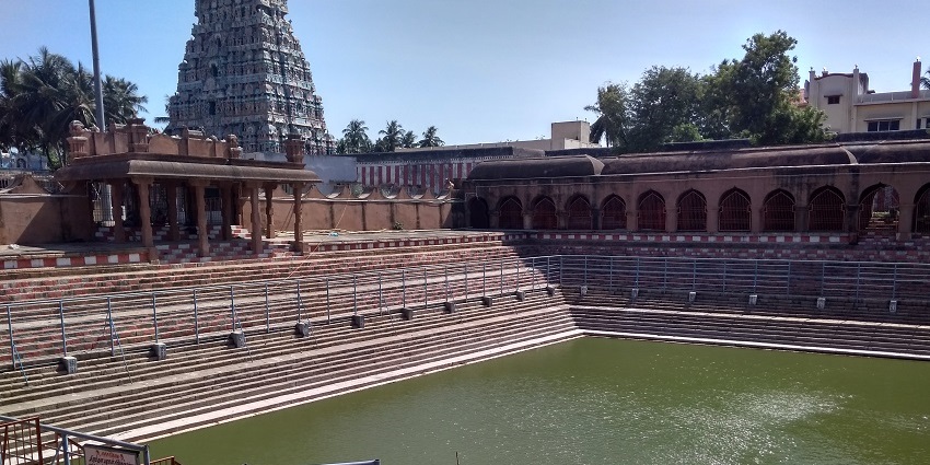 View of Adi Kumbeswarar Temple's pond, depict it as a holy temple of Kumbakonam temples.