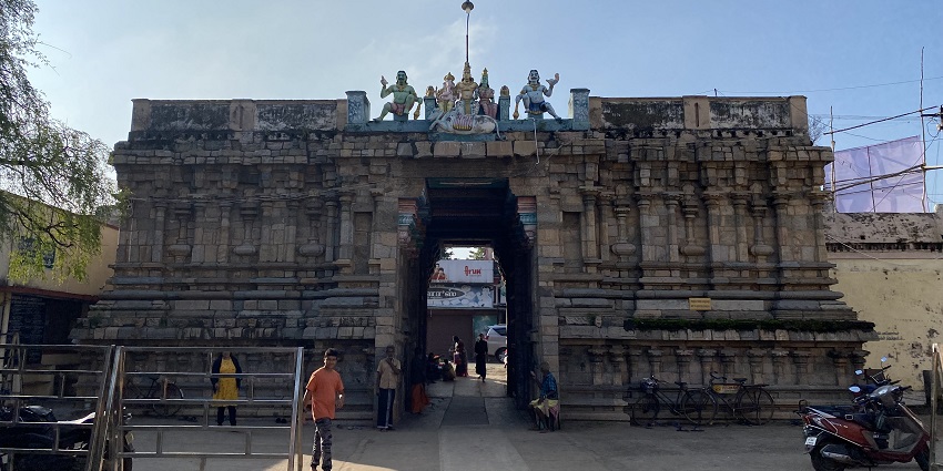 An image of Adi Kumbeswarar Temple, one of the famous temples in Kumbakonam.