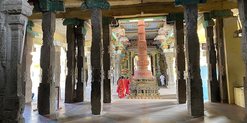 An inside view of the Adi Kumbeswarar Temple in the Kumbakonam city of Tamil Nadu.