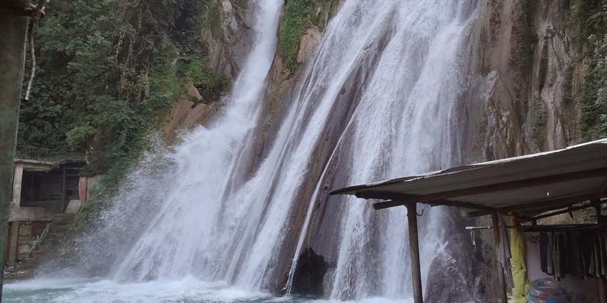 Experience the refreshing beauty of Kempty Falls.