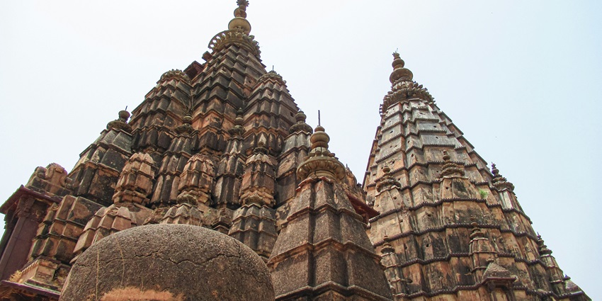 Seek blessings at the Baidyanath Dham, one of the things to do in Asansol