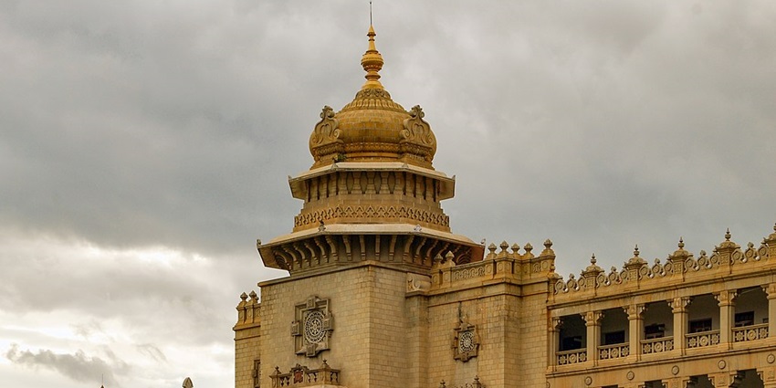 Things to do in Cubbon Park Bangalore include visiting the Vidhana Soudha
