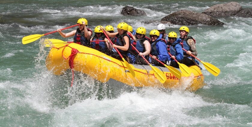 River rafting, one of the best adventure sports in Rishikesh