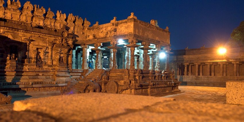 An image of the Airavatesvara Temple, one of the popular temples in Tamil Nadu.