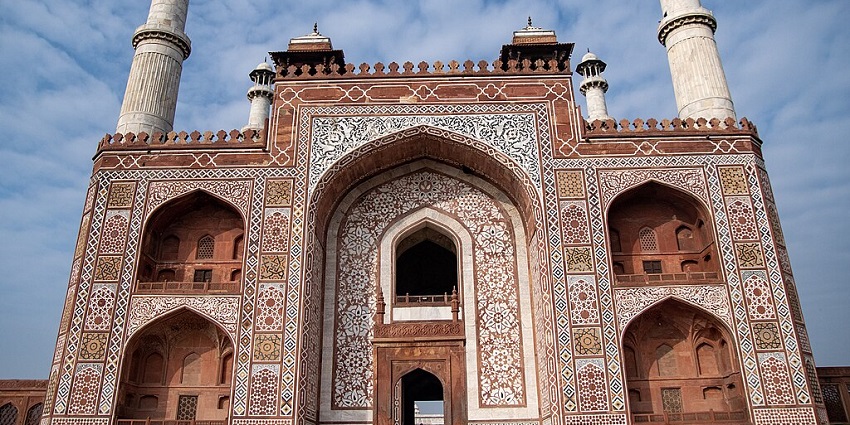 The tomb of Akbar in Sikandra is known for its grandeur and is truly monumental.