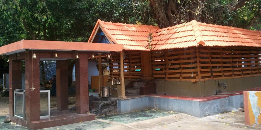 Standing as one of the very famous temples in Kanyakumari, surrounded by lush greenery