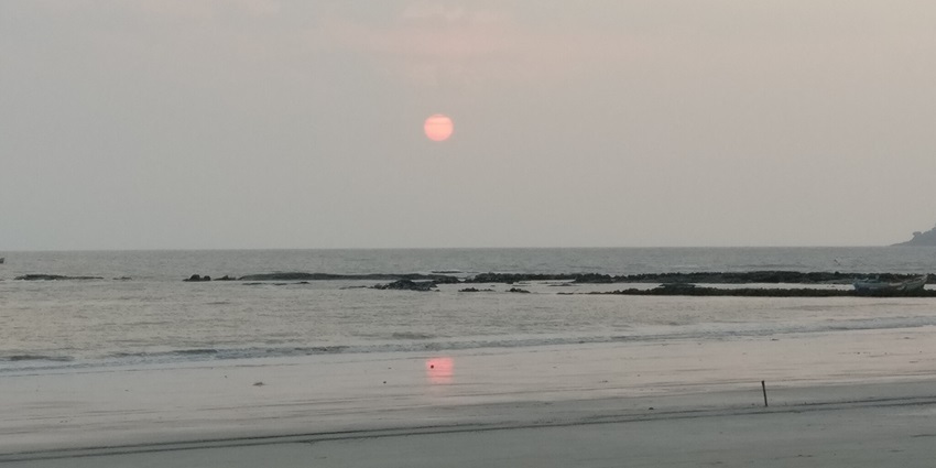 View of sunset at Alibaug beach, one of the best places to visit near Korlai Fort.