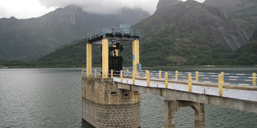 An image of the Aliyar Dam, amongst the best places near Indira Gandhi Wildlife Sanctuary