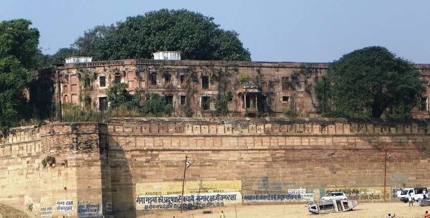 Explore the grandeur of Allahabad Fort, a timeless Mughal marvel.