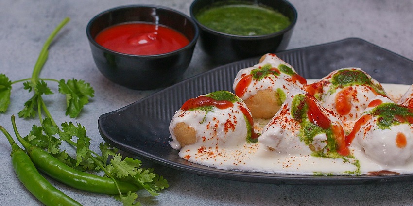 Aloo Tikki Chaat is a popular fast food especially at Natraj Dahi Bhalla with flavours.