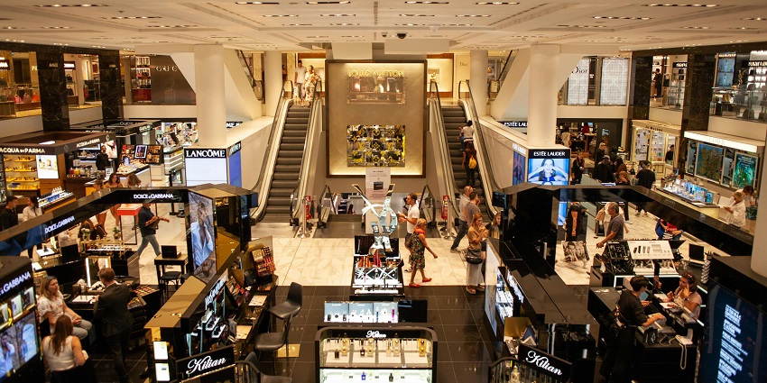 An image of Alsa Mall which is a historic mall featuring a variety of shops and restaurants.