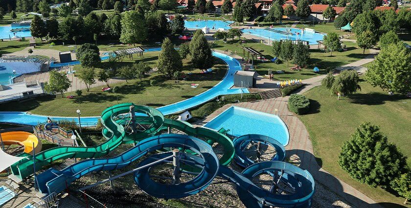 An image of a pool at Amrapali Water Park, Lucknow located in the state of Uttar Pradesh.