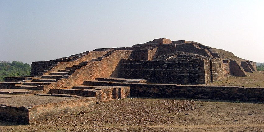 The stone structure of Anathapindika's monastery is among the best places near Jetvanaa Monastery.