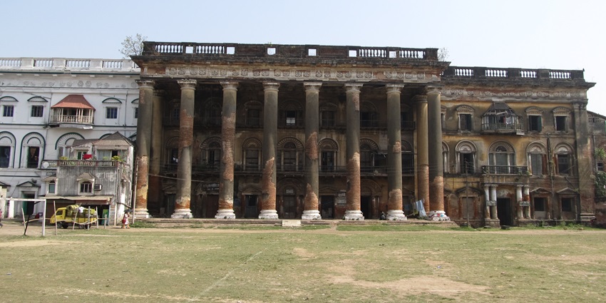 Andul Royal Palace (Rajbari) facade with arched entry and colonial architecture–places to visit in howrah