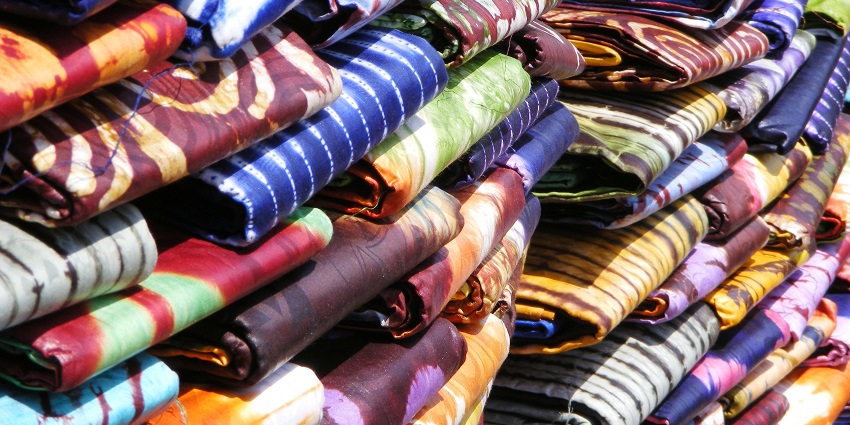 Anokhi specializes in traditional block-printed garments, a popular spot for shopping in Pondichery.