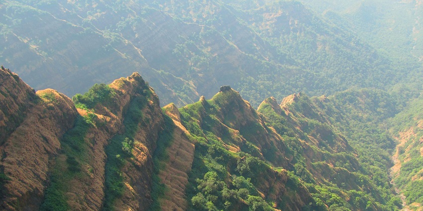 Image of the picturesque Arthur's seat, one of the ideal spots for nature lovers