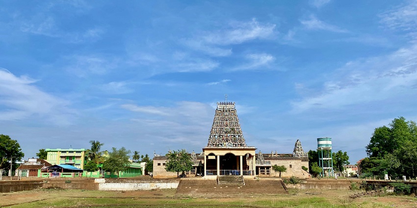 An image of a temple that resembles the Arulmigu Immaiyil Nanmai Tharuvar Temple
