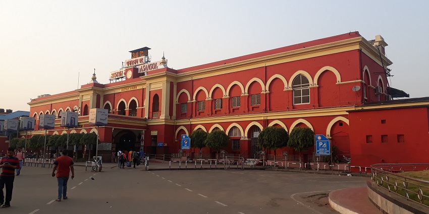 The natural beauty in the outskirts of Asansol provides relaxation to its locals