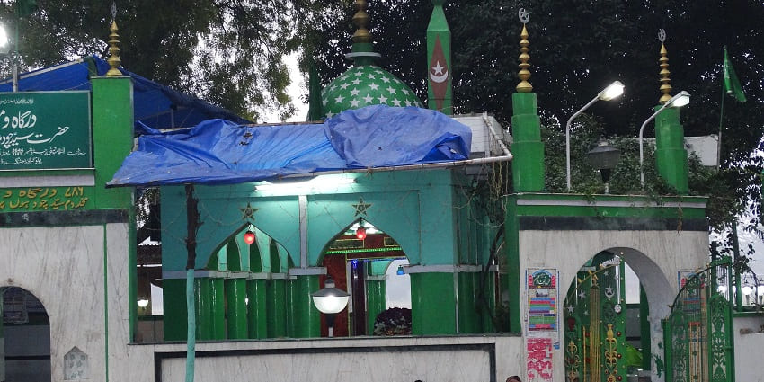 Atala Masjid is situated on Hastings road of Prayagraj which is a city in Uttar Pradesh
