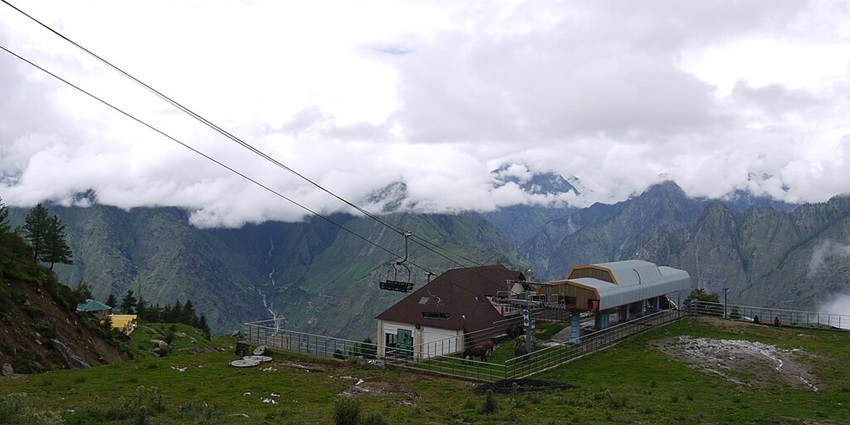 A winter wonderland in Auli, known for its ski slopes and mesmerising views.