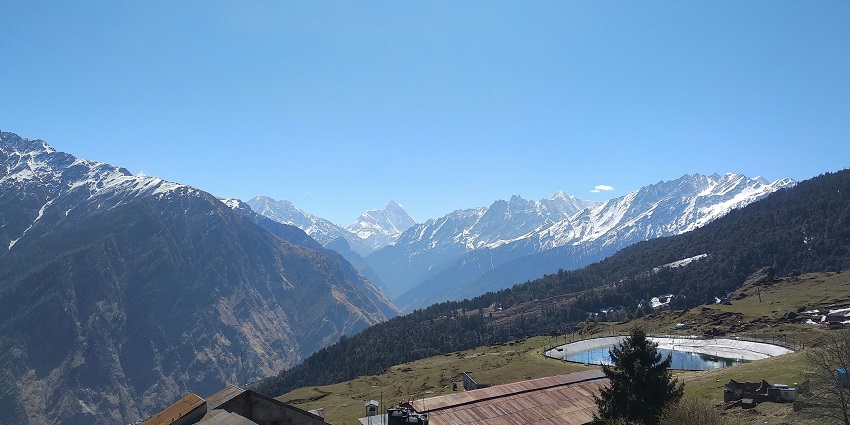 Popular ski destination in Auli with stunning views and winter sports opportunities.