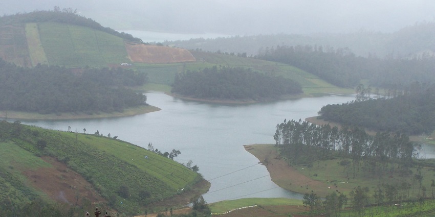 An image of Avalanche Lake's stunning view, one of the popular tourist attractions in Ooty