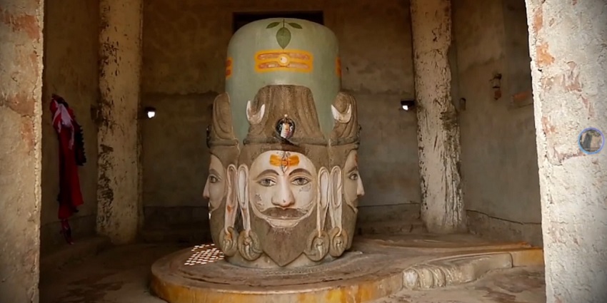 An image of lord Shiva at Baba Barkhandi Nath Temple one of the places to visit in Bareilly.