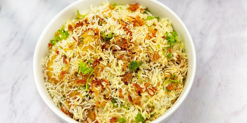 Baba Biryani is known as the best spot for biryani lovers for spicy and tangy flavours.