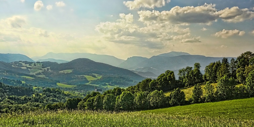 Enjoy Bagora’s serene landscapes and panoramic Himalayan views.