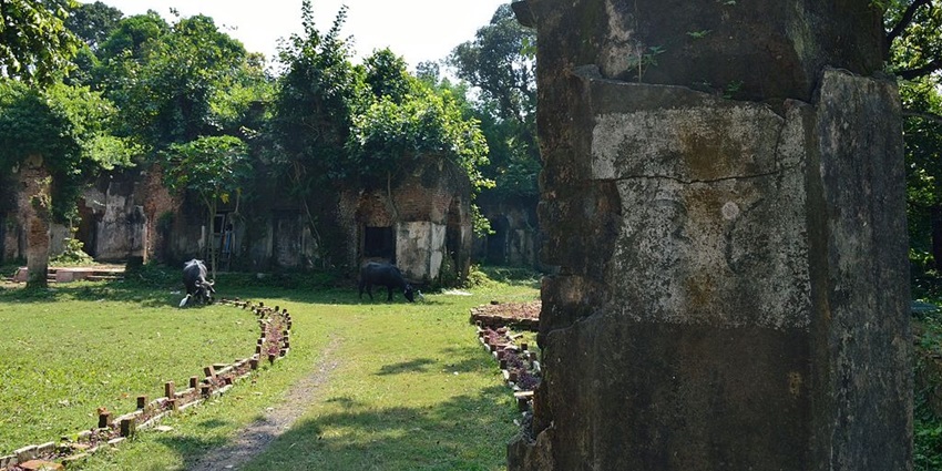 Barrackpore Park South Gate, one of the ancient places to visit in Barrackpore