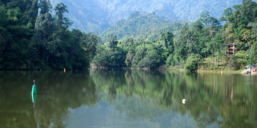 A view of Barua Sagar Lake, which is among the popular places to visit near Jhansi.