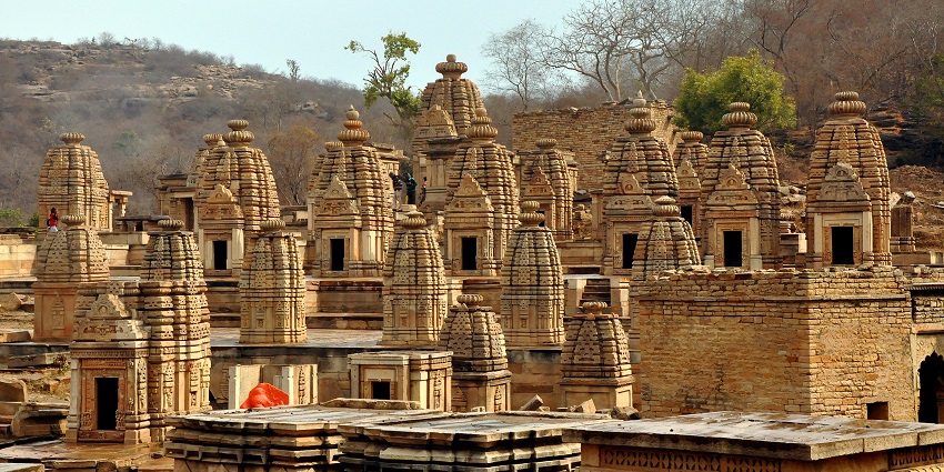 Bateshwar Temple is an ancient temple complex in Uttar Pradesh with a great significance.
