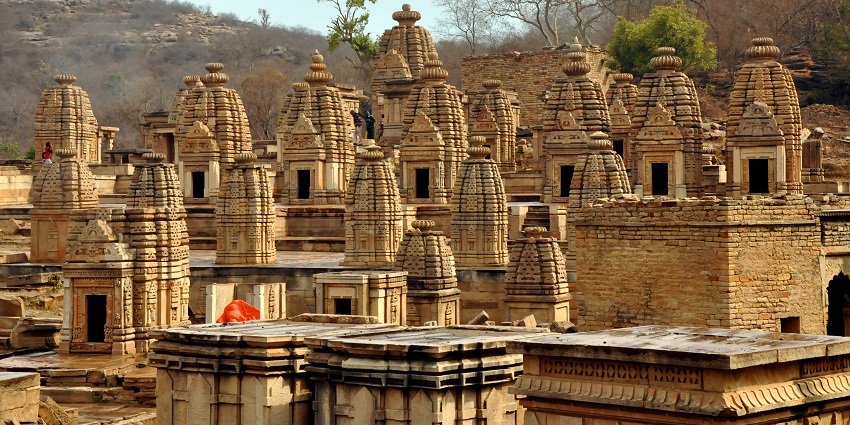 A picture of Bateshwar Temples, one of the best spiritual places to visit.