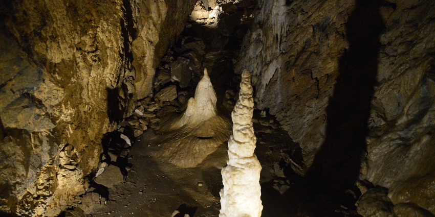 Drip stones and spikes in Bear's Cave, form intricate limestone formations under.