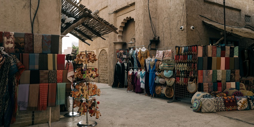 The roads of the market region in Benachity and also a traditional business centre.