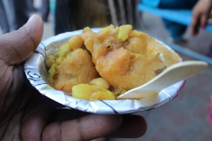 Try Kachori, one of the best foods in Agra, when you come here on a holiday