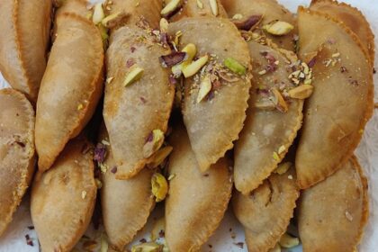 Gujja, a traditional sweet and one of the best food in Noida.