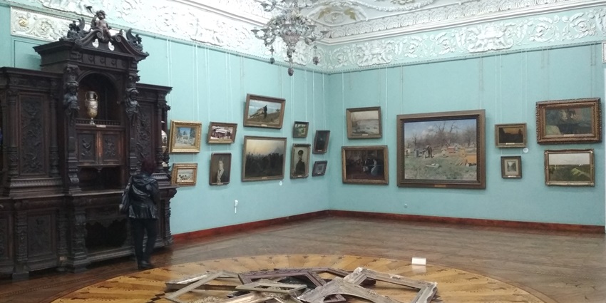 The best time to visit Corbett Museum is from October to February.