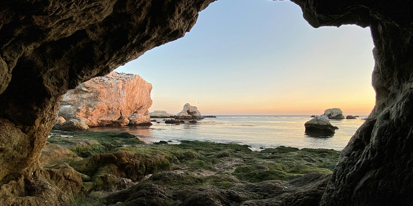 The best time to visit these caves is the winter stretch of the year