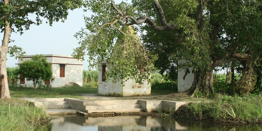 Draupadi Ghat in Hastinapur, showcasing its serene riverside setting and historical significance.