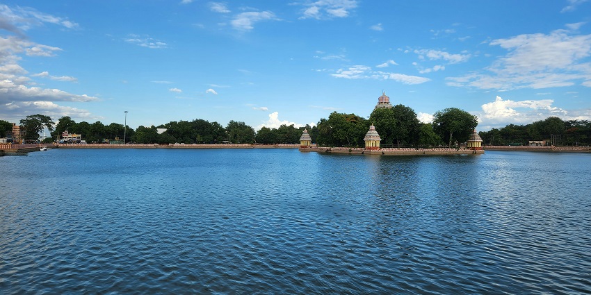 The best time to visit the Konerirajapuram temple is from October to March.