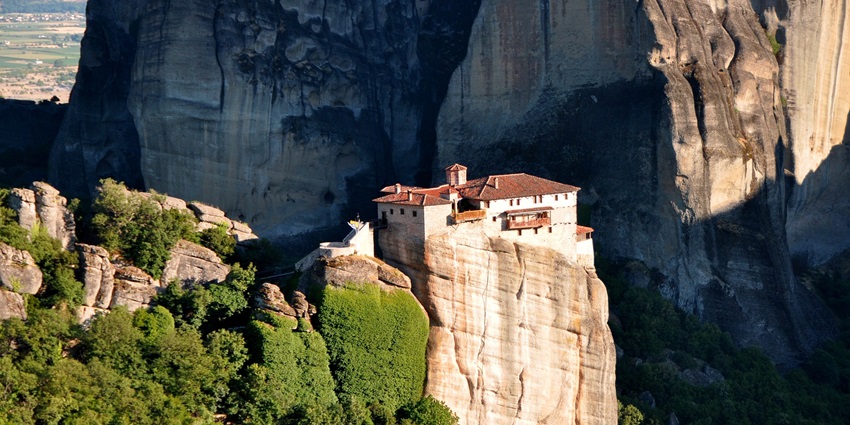 Visitors can consider the ideal time to visit the Sakya Centre Buddhist Monastery.