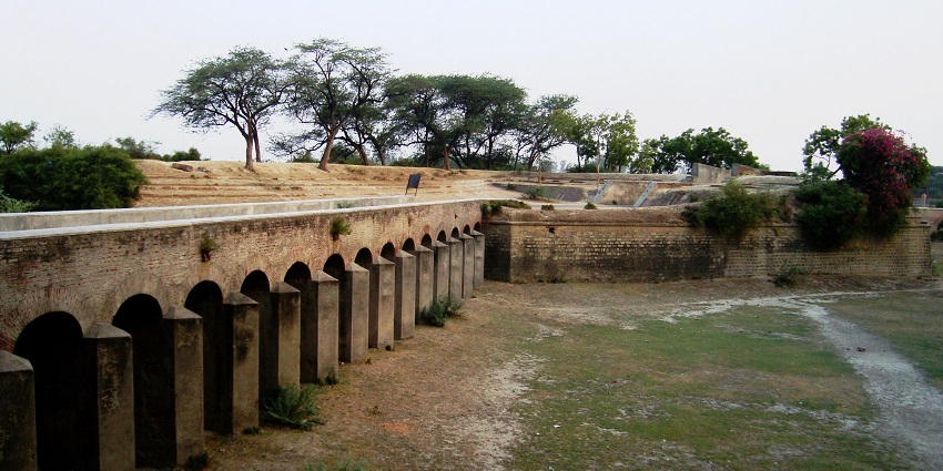 Perspective shot of the fort showcasing its ruined walls still standing the test of time.