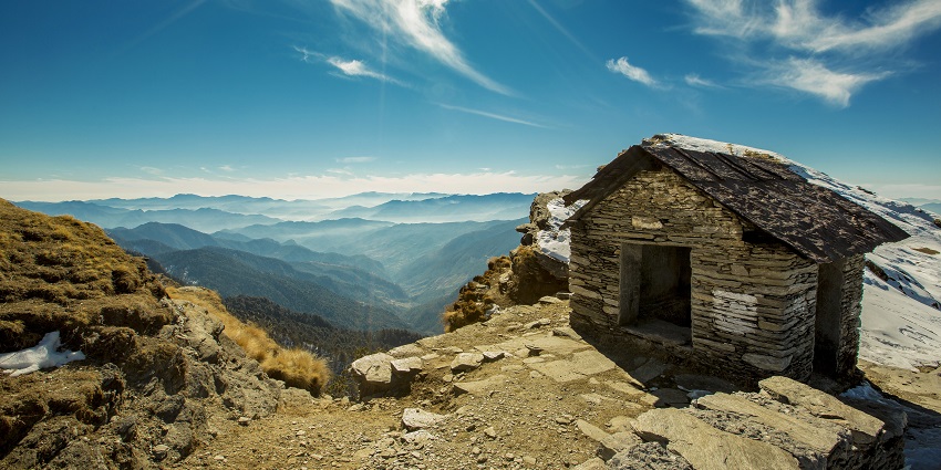 Scenic view of Tungnath Valley from Tungnath Temple located on the hills of Uttarakhand.
