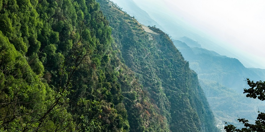 The ideal period to explore the Tashi Kyil Monastery, Dehradun is from October to April.